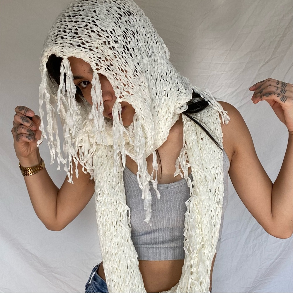 Super Long Knit Circle Scarf 

l